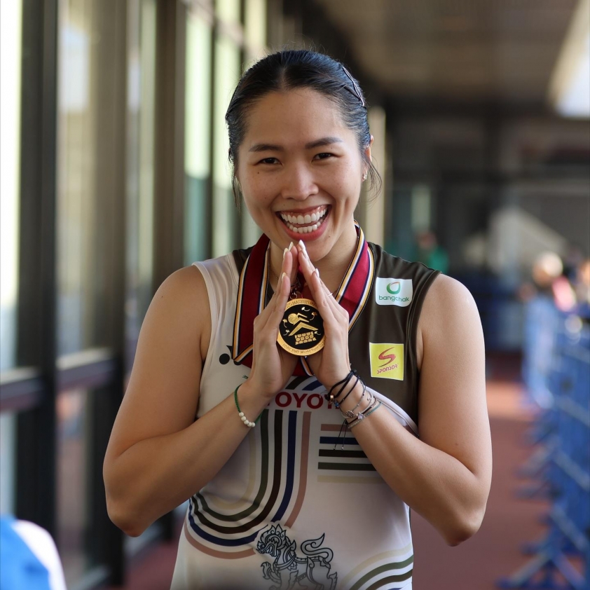 Ratchanok Intanon - biểu tượng cầu lông Thái Lan và bạn đồng hành của Nguyễn Thùy Linh tại các giải quốc tế
