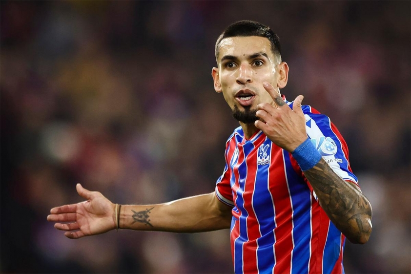 Hậu vệ Daniel Munoz khẳng định mình vẫn đang tập trung vào Crystal Palace (Ảnh: AP). Hậu vệ Daniel Munoz khẳng định mình vẫn đang tập trung vào Crystal Palace