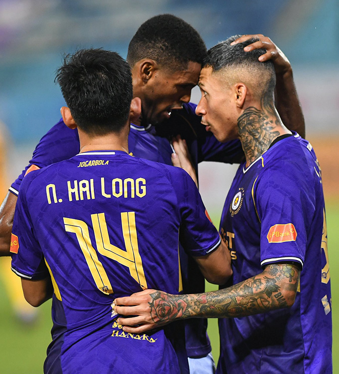 Hà Nội FC đã hừng lên với HLV Harry Kewell HLV Harry Kewell cùng Hà Nội FC