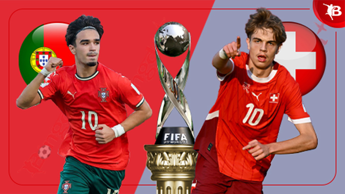 U17 Bồ Đào Nha thi đấu trên sân cỏ