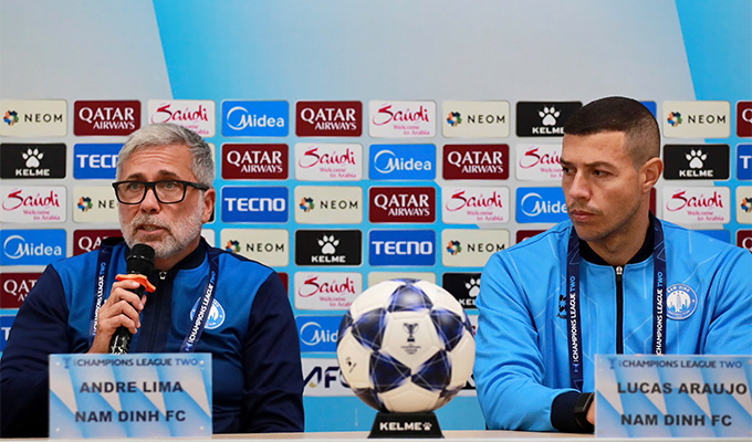 HLV Andre Lima họp báo trước trận Gamba Osaka
