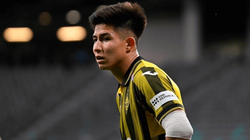 Dastan Satpayev gây ấn tượng mạnh với phong độ chói sáng trong màu áo Kairat tại giải VĐQG Kazakhstan Dastan Satpayev thi đấu ấn tượng tại FC Kairat