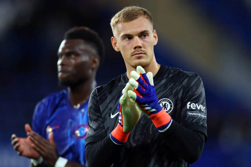 Thủ môn Filip Jorgensen của Chelsea
