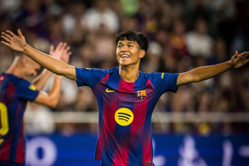 Thần đồng gốc Đông Nam Á có thể thi đấu tại Ngoại hạng Anh Dro Fernandez đang được các CLB tại Ngoại hạng Anh nhắm đến