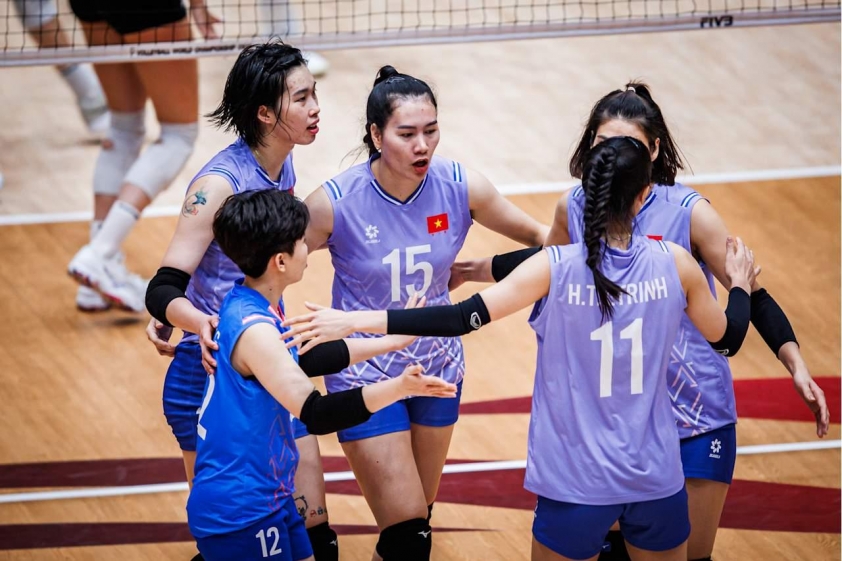 Các nữ tuyển thủ đang tích cực tập luyện