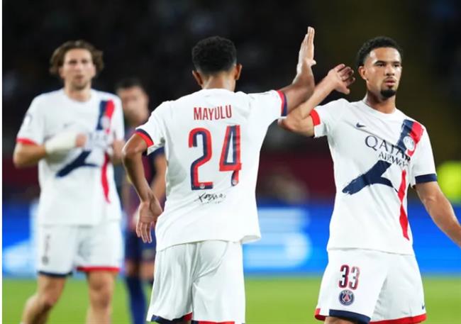 PSG đang dẫn đầu ở cả Ligue 1 và Champions League mùa này.
