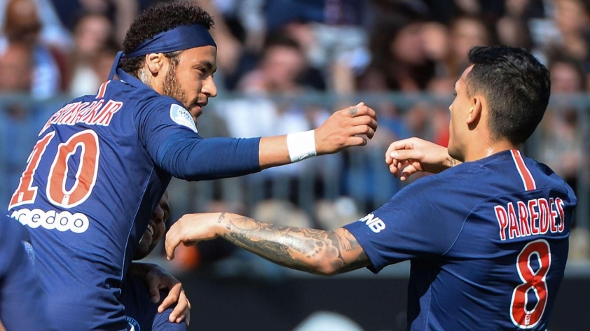 Neymar và Leandro Paredes từng sát cánh cùng nhau tại PSG Neymar cùng Paredes thời PSG