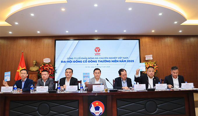 Các lãnh đạo tại Đại hội cổ đông VPF 2025