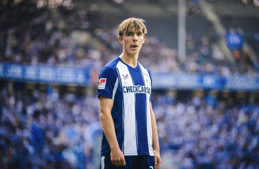 Thần đồng người Đức Kennet Eichhorn đang gây sốt ở châu Âu