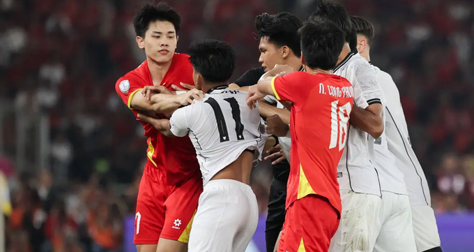 Đình Bắc và các đồng đội sẽ phải nỗ lực làm mới bản thân. Đình Bắc cùng đồng đội tập luyện chuẩn bị cho Panda Cup