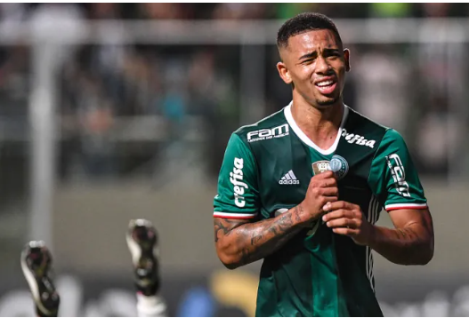 Gabriel Jesus bắt đầu sự nghiệp tại Palmeiras