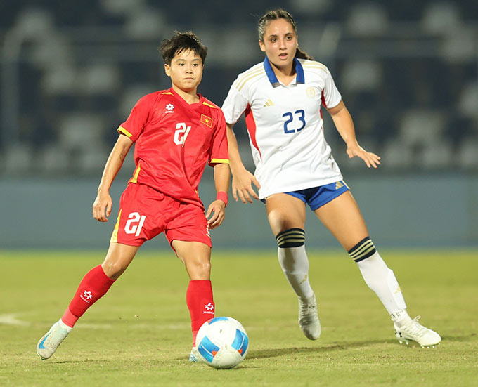 Cầu thủ Việt Nam tích cực tấn công hiệp 2 ĐT nữ Việt Nam gia tăng sức ép lên Philippines