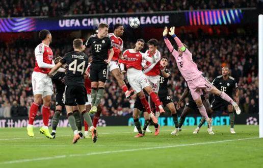 Bayern thua Arsenal trên sân khách