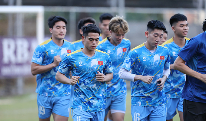 U22 Việt Nam bị tắc đường, chỉ có thể tập 40 phút ở buổi tập đầu tiên tại Bangkok, Thái Lan U22 Việt Nam bị tắc đường ở Bangkok