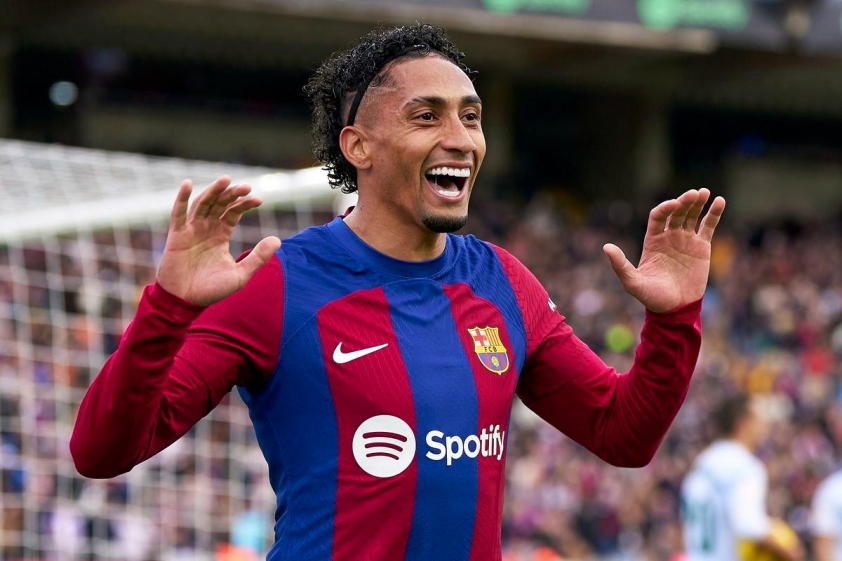 Raphinha khẳng định vẫn đang hạnh phúc và sẽ chiến đấu cho một suất đá chính tại Barcelona. (Ảnh: Goal) Raphinha khẳng định vẫn đang hạnh phúc và sẽ chiến đấu cho một suất đá chính tại Barcelona.
