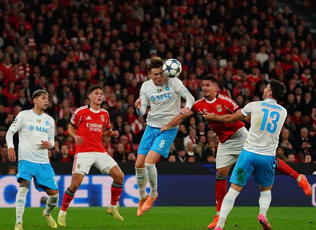 Món quà của Scott McTominay dành cho Jose Mourinho 1