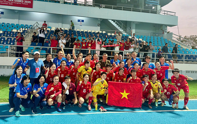 Cầu thủ đội tuyển bóng đá Việt Nam ăn mừng chiến thắng