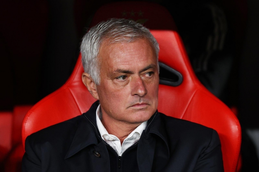 Mourinho hiện đang làm HLV tại quê nhà Bồ Đào Nha.